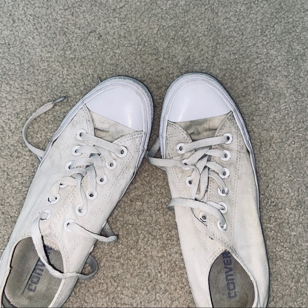 Converse: White on white